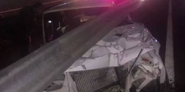 Ankara’da otomobil beton mikserine arkadan çarptı: 3 yaralı