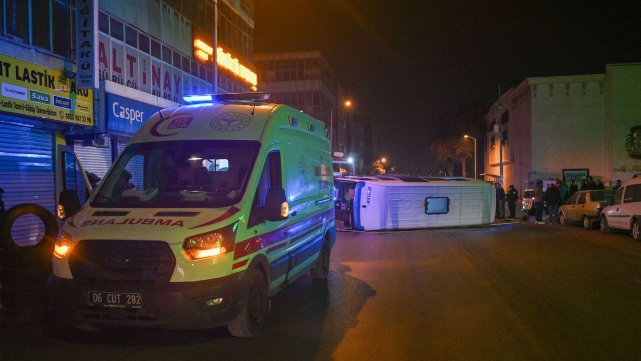 Ankara’da otomobil ile dolmuş çarpıştı