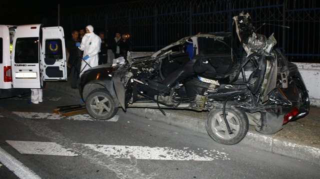 Ankara'da otomobil refüje çarptı: 1 ölü