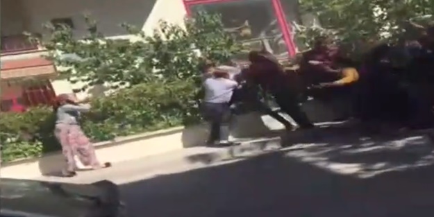 Ankara'da polis memuruna linç girişimi!