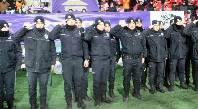 Ankara’da polisler unutulmadı