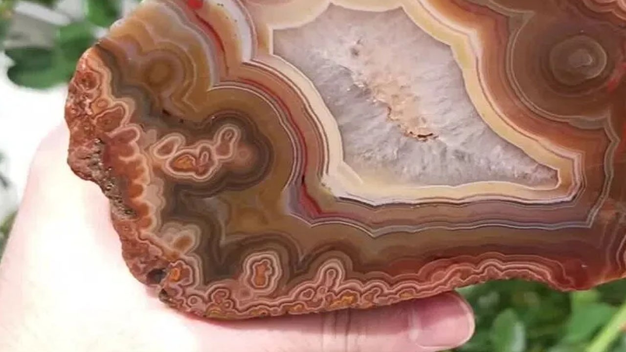 Ankara’da şaşırtan maden! Renkli ve ince: Benzersiz görünümü dikkat çekiyor