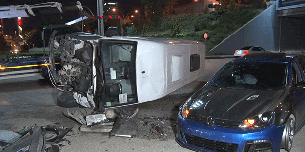 Ankara’da servis ile otomobil çarpıştı