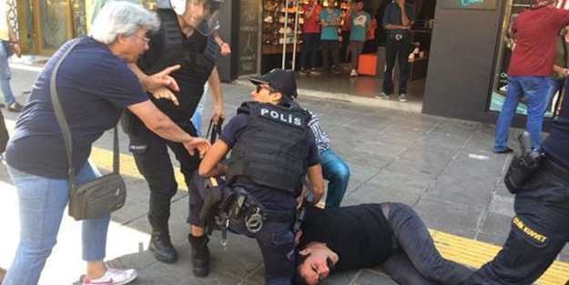 Ankara'da gerginlik! Polis terörist sevicilere geçit vermedi
