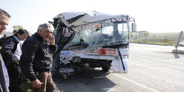 Ankara'da trafik kazası: 25 yaralı