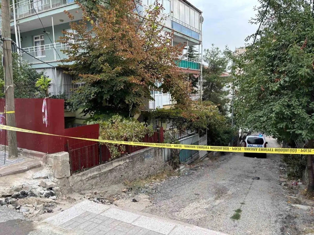 Ankara'da üç arkadaşını öldüren zanlı, teslim ol çağrısına uymayıp intihar etti