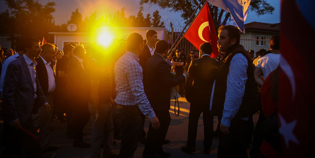 Ülkücüler Alman Büyükelçiliğine yürüdü