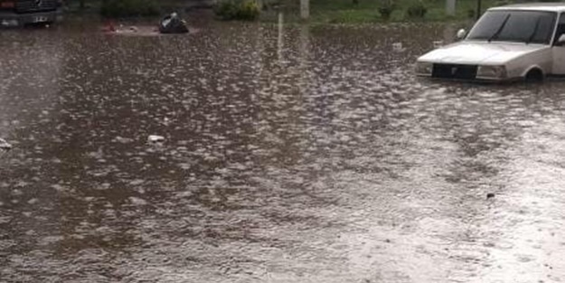 Ankara’da yağmur! Trafikte zor anlar