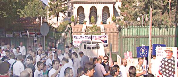 Ankara’da Mursi’ye destek eylemi