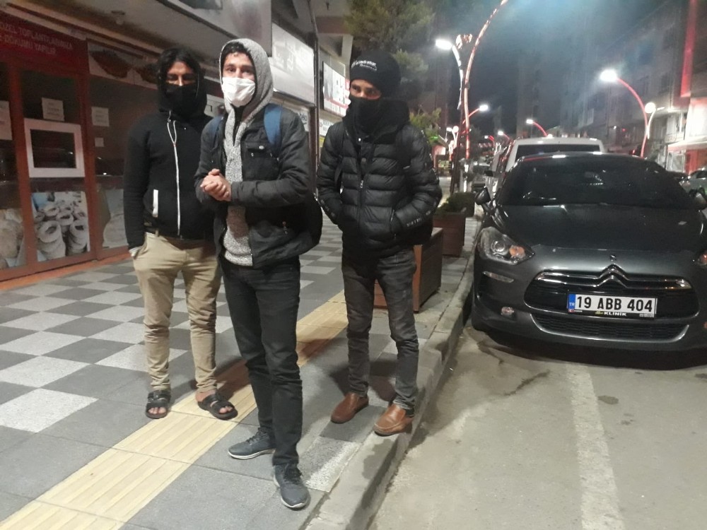 Ankara’dan Çorum’a yürüyen mültecilere başkan sahip çıktı 