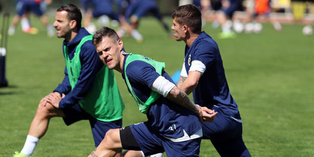 Ankaragücü'ne hazırlanan Fenerbahçe, antrenmana eksiklerle çıktı
