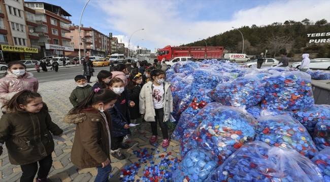 Ankaralı esnaf, engellilerin yüzünü güldürdü