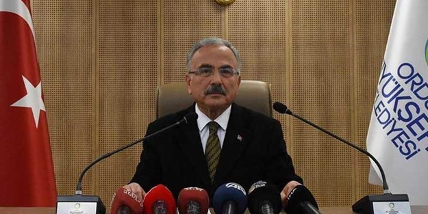 Ankara'ya toplantıya gidiyordu! AK Partili büyükşehir belediye başkanı trafik kazası geçirdi
