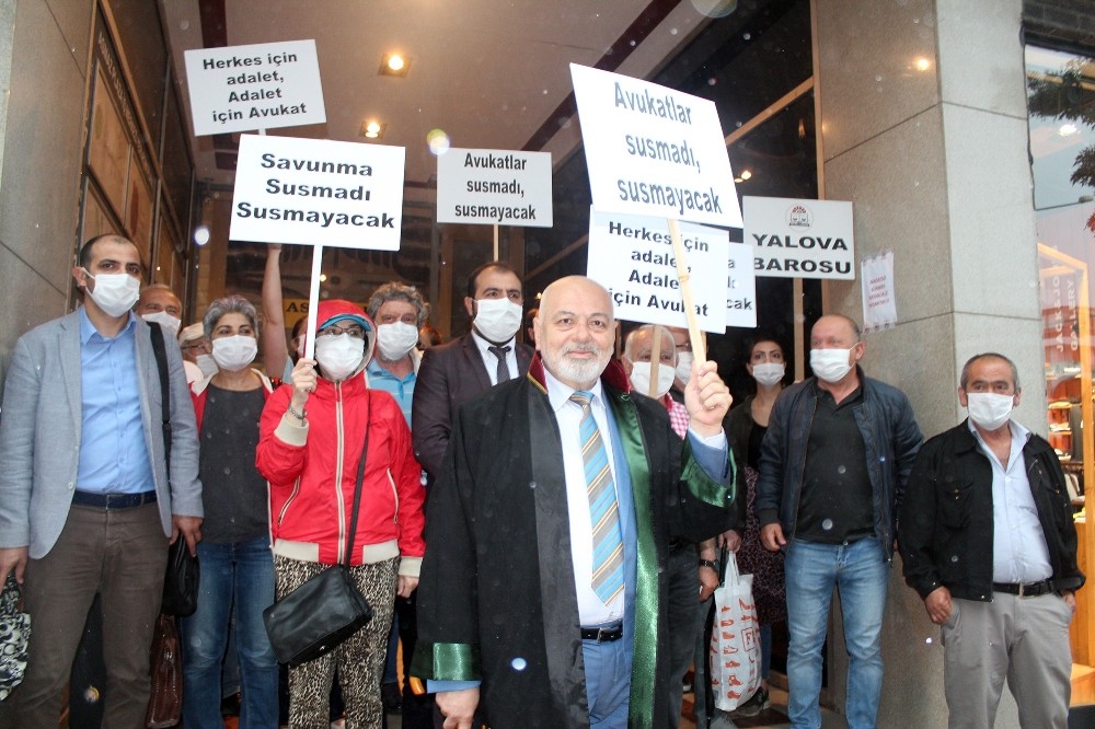 Ankara’ya yürüyen baro başkanı yağmura yakalandı 