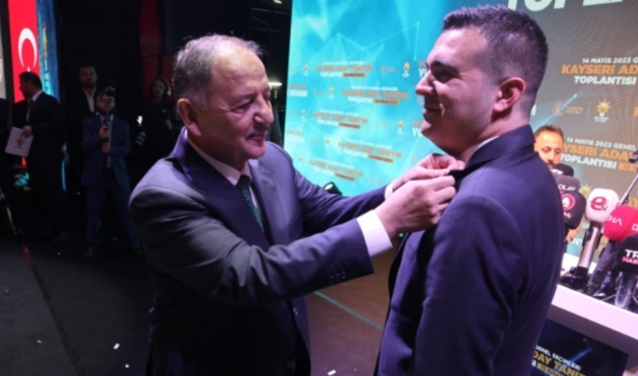 Ankara'yı sallayan gelişme: Akşener'in danışmanı AK Parti'ye geçti!