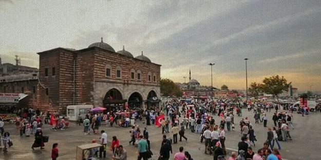 Anket herkesi şaşırttı: Türk halkı en çok ve az kime güveniyor!