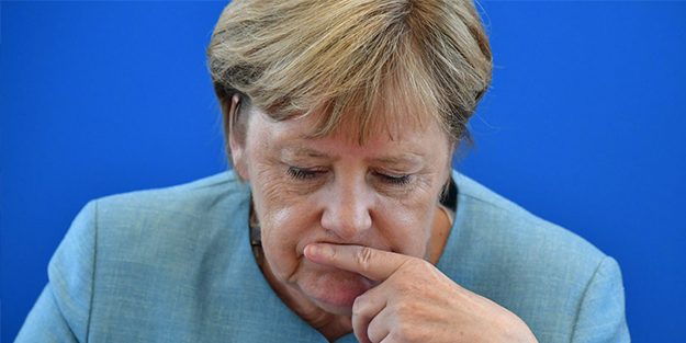 Merkel'e kötü haber! Tehlike çanları çalıyor...