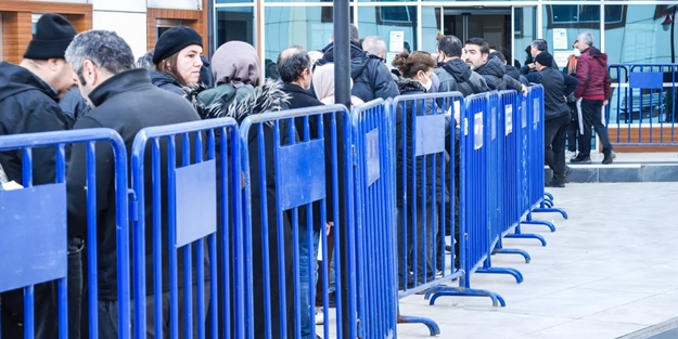 Anketlerde EYT etkisi... AK Parti'nin oyları bakın ne kadar attı