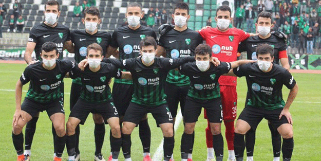 Anlamlı hareket! Sahaya böyle çıktılar