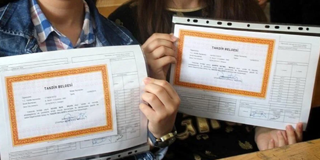 Anne, babalar dikkat! Takdir veya teşekkür alan öğrencilere 10 bin 200 lira verilecek