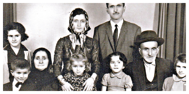 Anne Davutoğlu’nun fotoğrafını gözyaşlarıyla anlattı