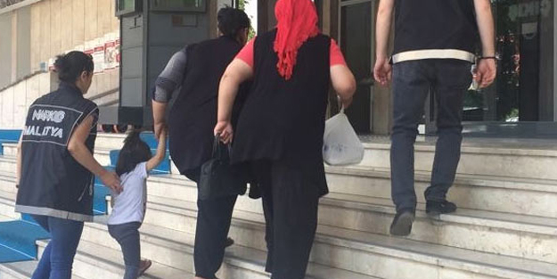 Anne-kızın üstünden çıkanlar dehşete düşürdü!