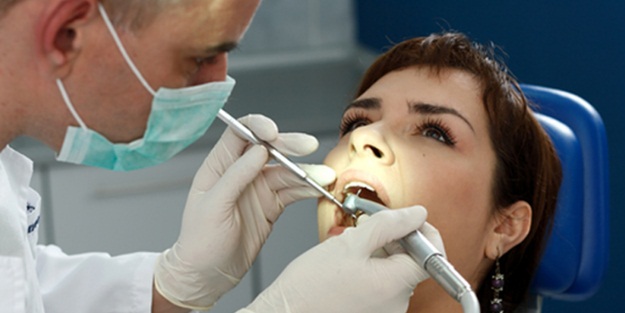 Anne olamayanlar dikkat! Dişçiye görünün