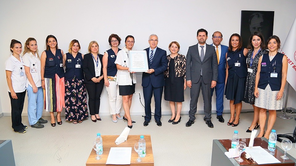 Anne sütü ve emzirmeyi destekleyen kuruluşlara ödül 