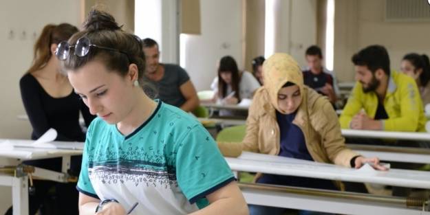 'Anne Üniversitesi' 3'üncü kez anne ve adaylarını ağırlıyor
