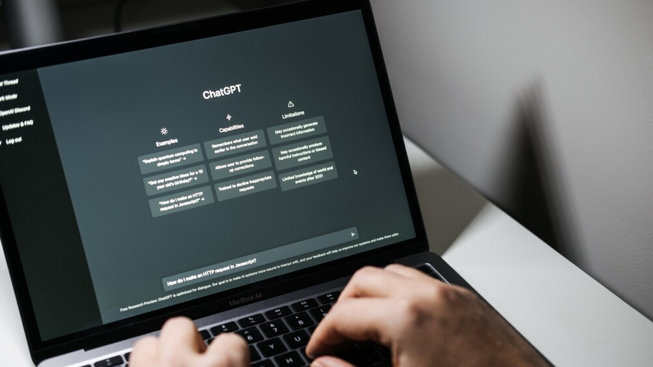 Anne ve babalar yapay zekaya sağlık uzmanlarından daha fazla güveniyor!