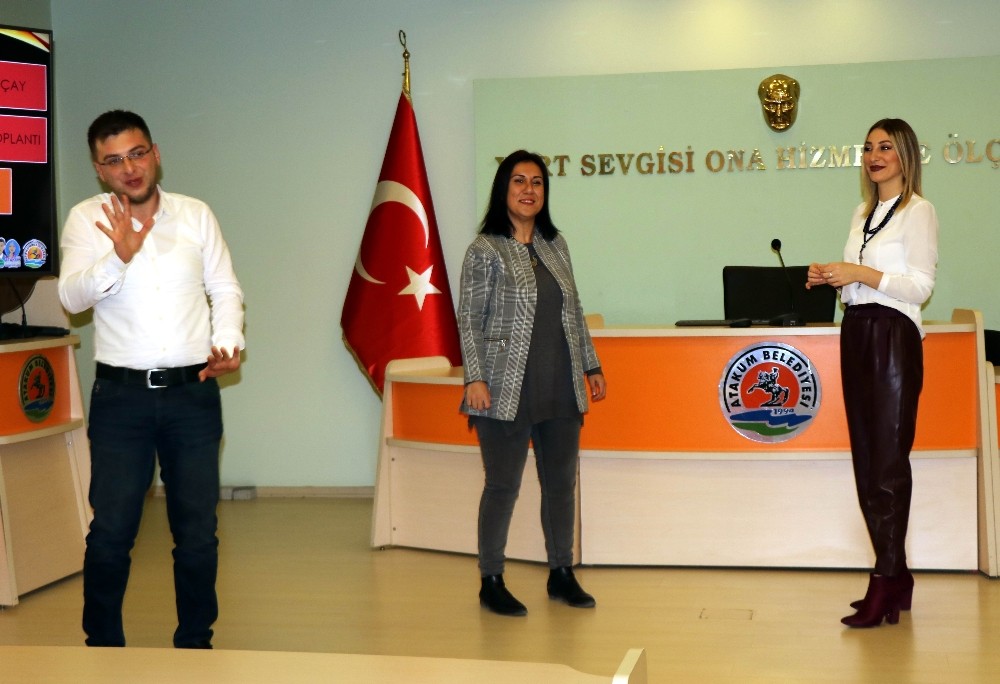 Anne ve babasının engeli mesleği oldu 