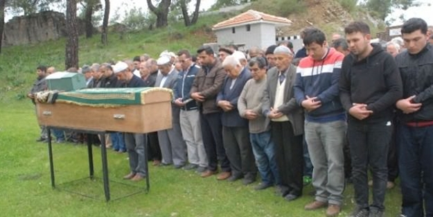 Anne ve bebeği aynı mezara defnedildi