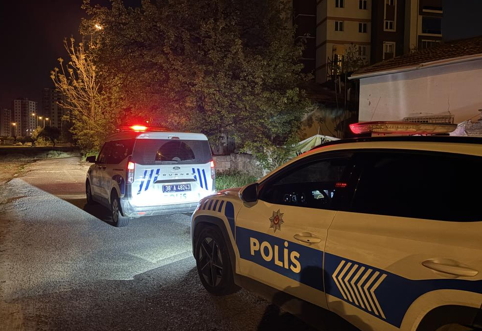 Anne ve oğlu karbonmonoksit gazından zehirlendi