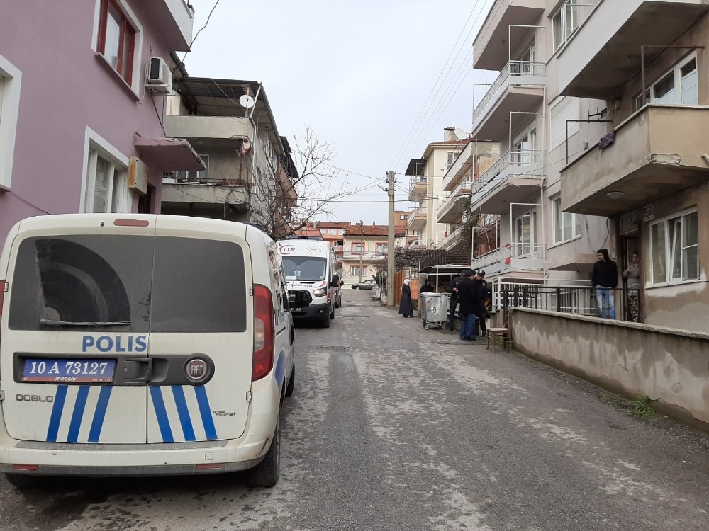 Anne ve oğlu soba kurbanı oldu 