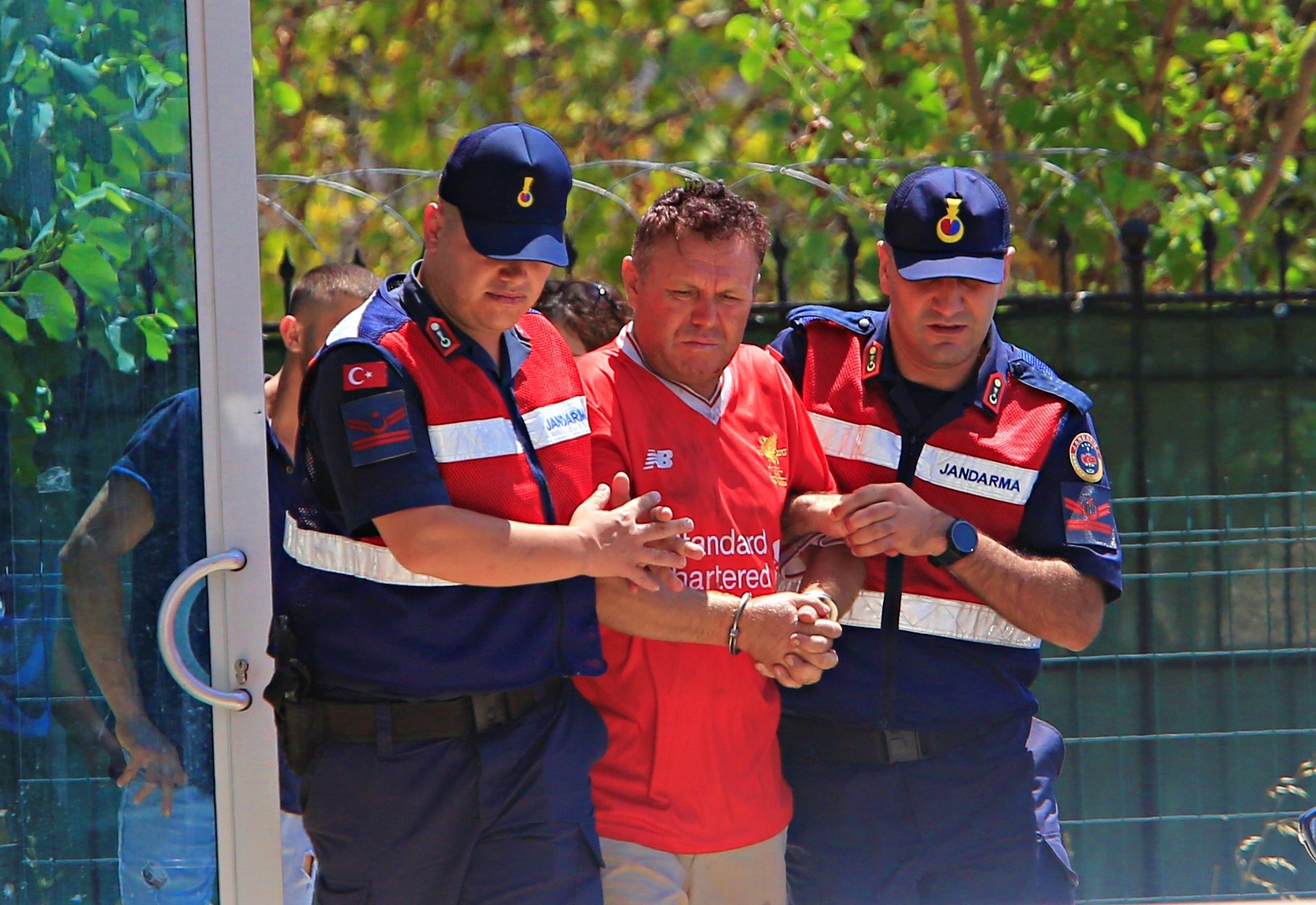 Anne ve oğlunun katil zanlısı numune alınmak üzere Adli Tıp'a getirildi