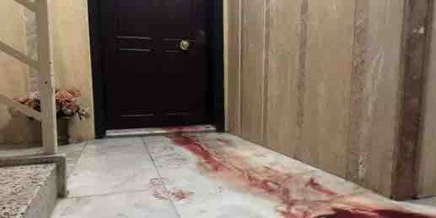 Anneannesinin boğazını kesip rehin aldı...