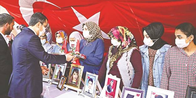 Anneler bir olursa HDP de PKK da biter