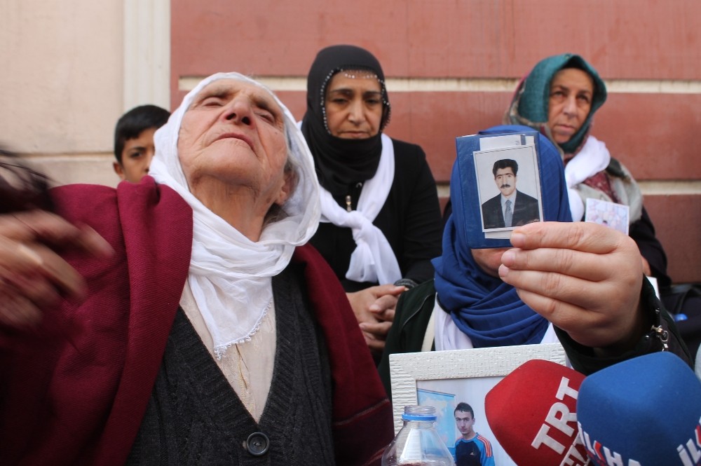 Anneler direniyor, evlat nöbeti tutan sayı her geçen gün artıyor 