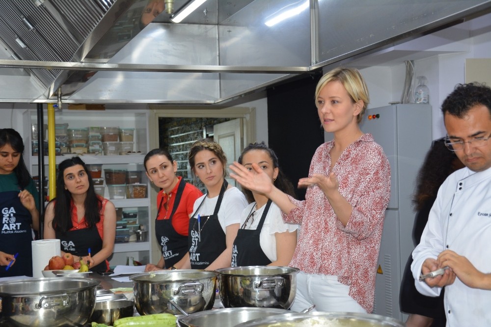 Annelere Ek Gıdaya Geçiş Atölyesi 