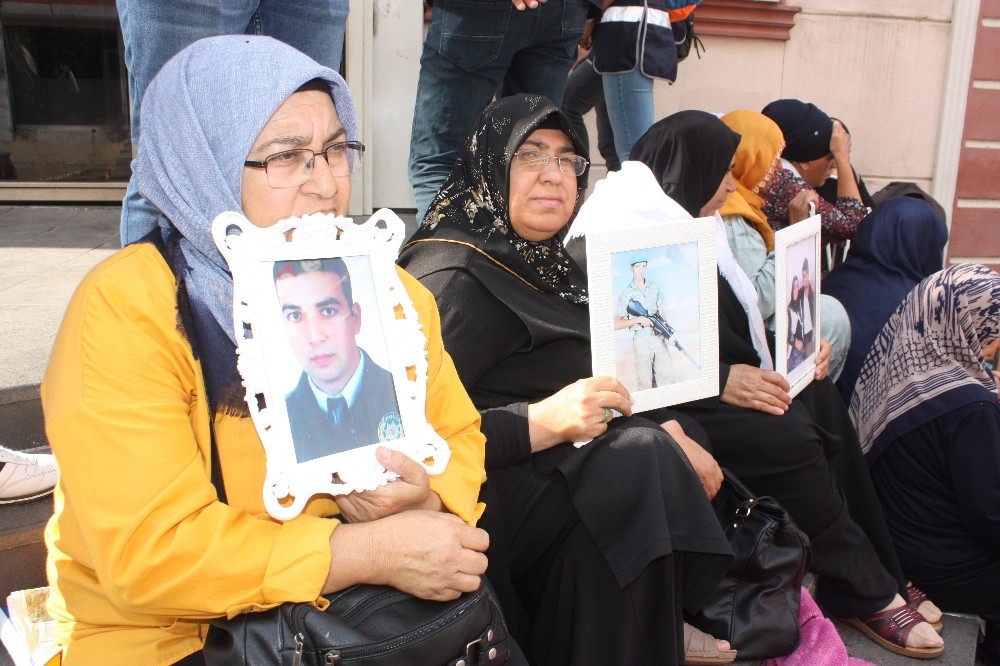 Annelerin HDP önündeki eylemi 13’üncü gününde 