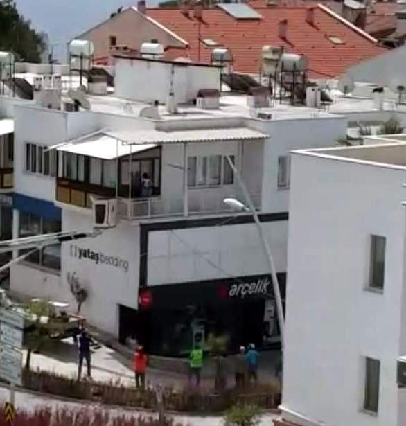Annenin sorumsuzluğu pes dedirtti, küçük bebek 1 saat balkonda ağladı 