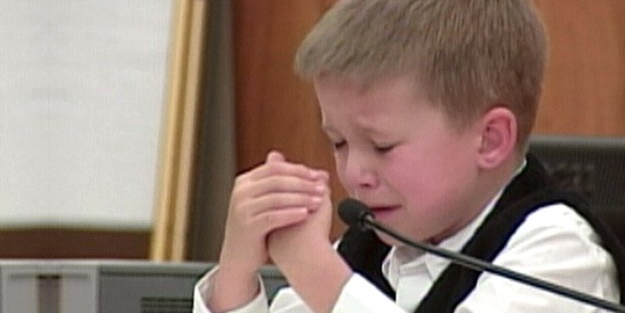 Annenin suçunu, 6 yaşındaki oğlu ele verdi