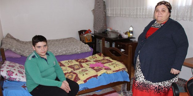 Annesi 176, 13 yaşındaki oğlu 102 kilo