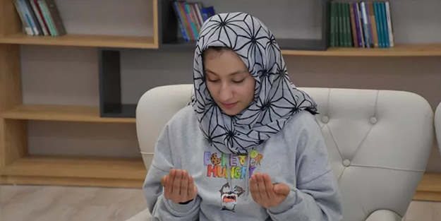 Annesinden etkilenip Müslüman oldu