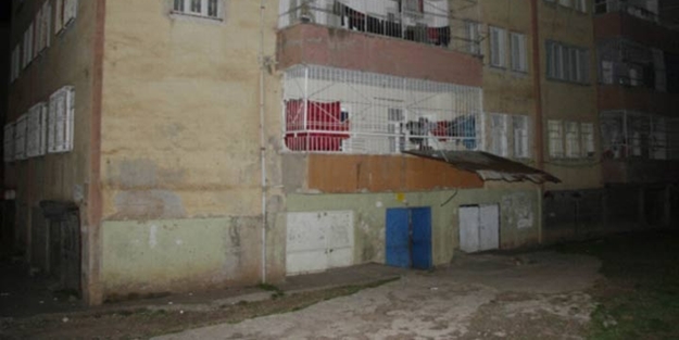 Annesine kızan çocuk intihar etti