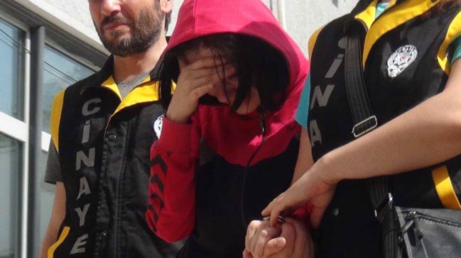 Annesini döven üvey babasını öldüren genç kıza beraat kararı
