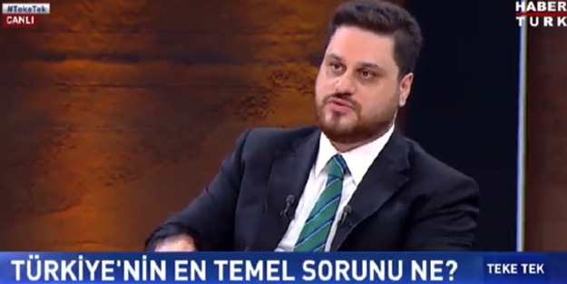 Annesinin başındaki örtüye özgürlük getiren Erdoğan’ın her yaptığına 