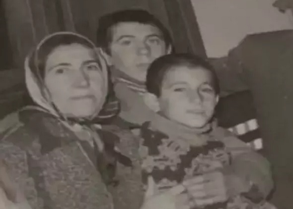 Annesinin ölümüne sebep olan hastalığın çaresiyle literatüre girdi