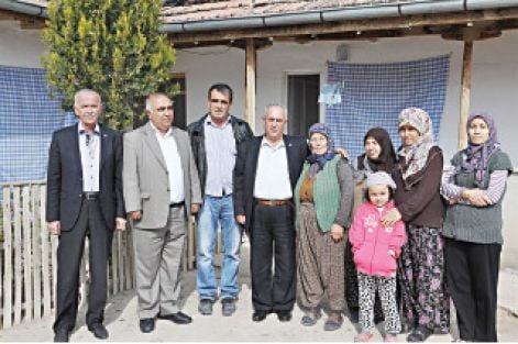 Annesinin vasiyeti üzerine 75 yıl sonra akrabalarını buldu