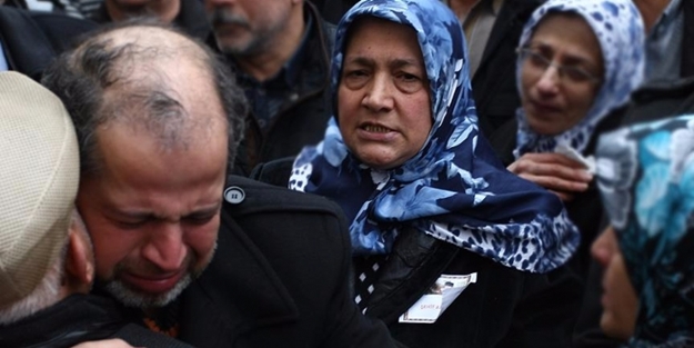 Annesiyle konuşurken vuruldu